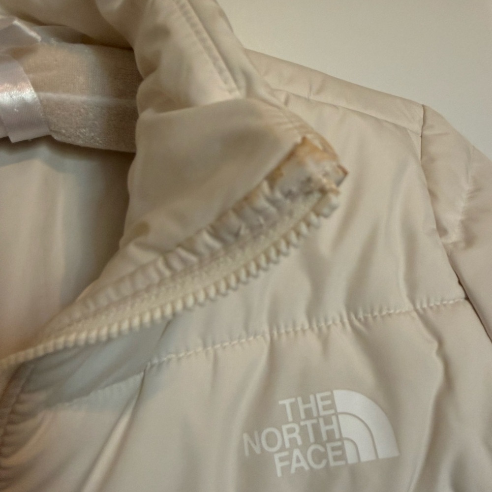 The North Face Aconcagua 3 Women’s M Puffer Jacket White Dune NWT (Some Makeup) - Picture 5 of 10